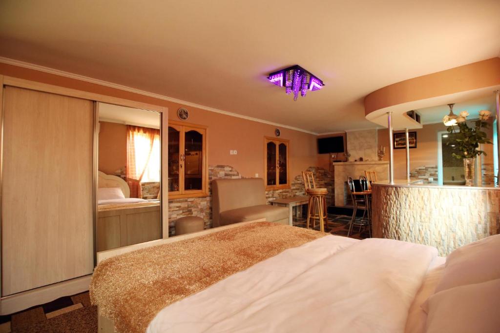 Hotel Harmony room 3